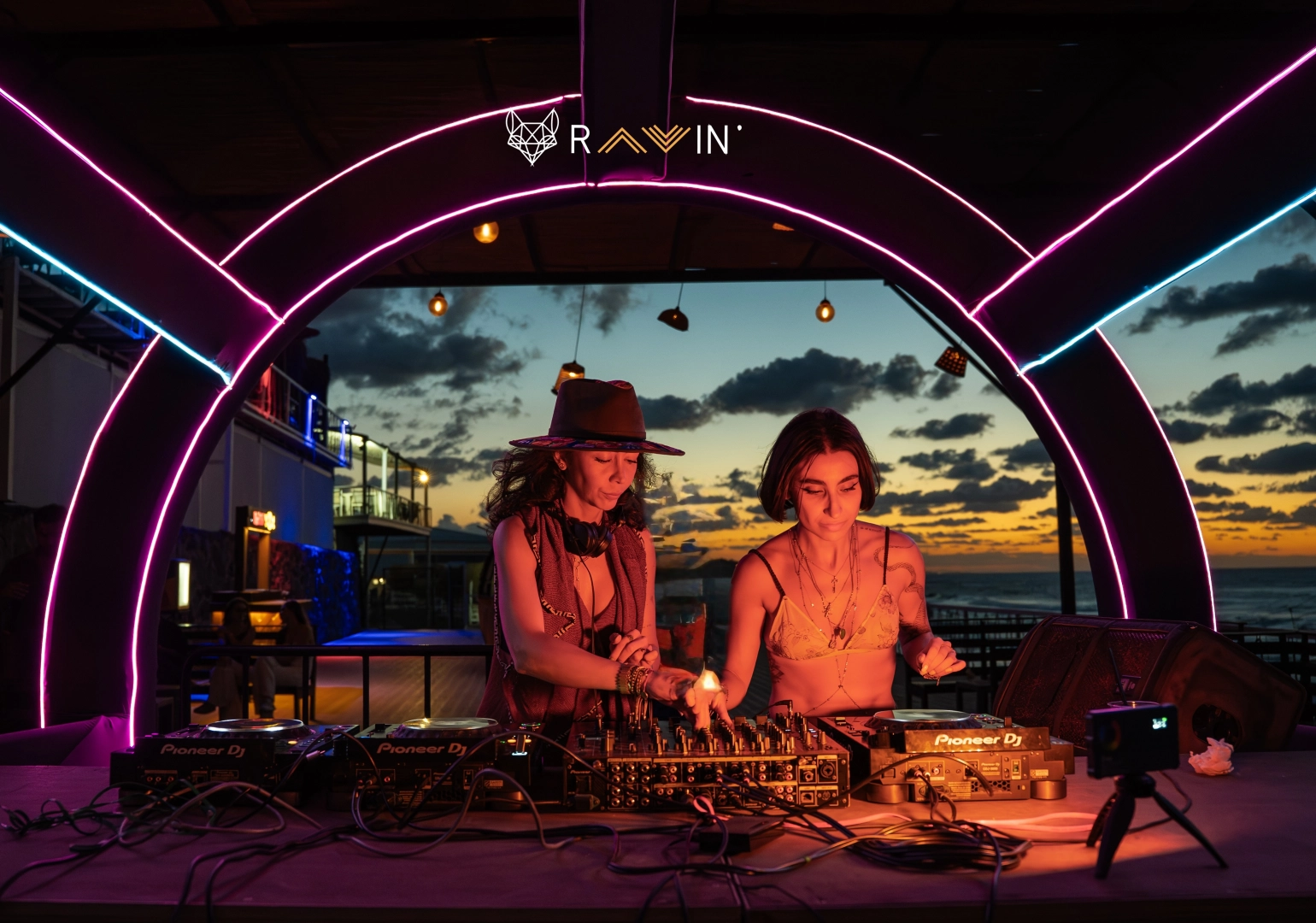 Otel DJ Programları