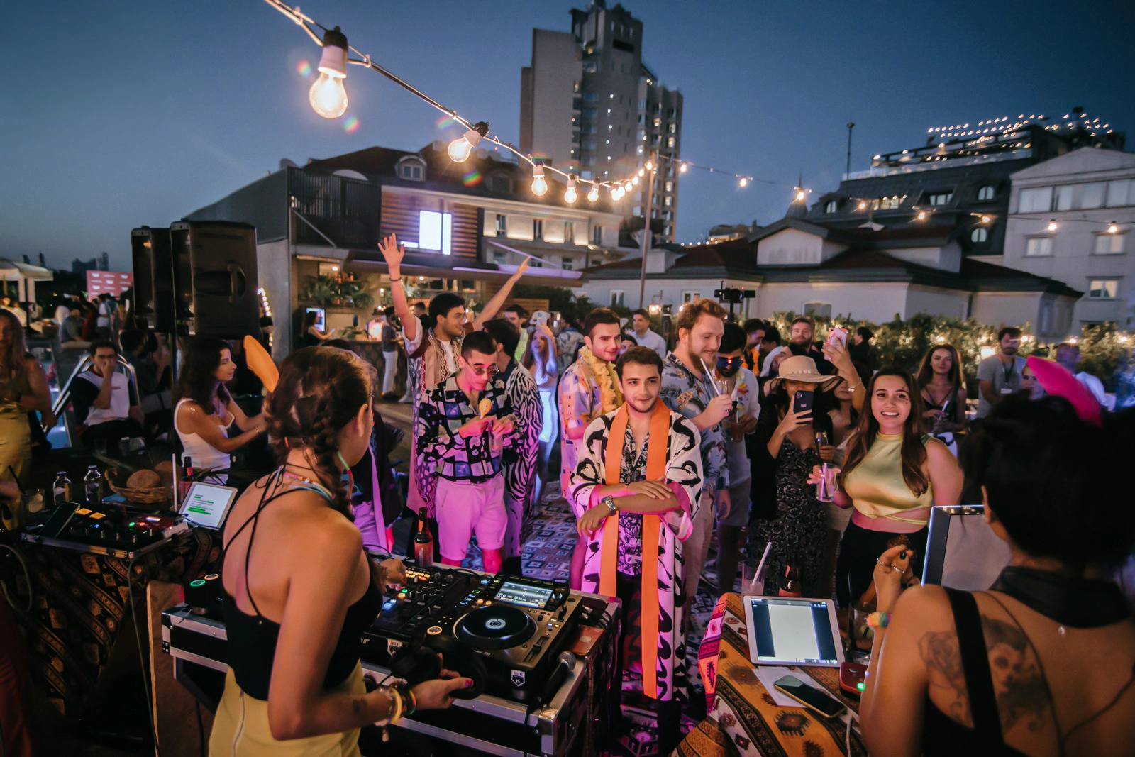 Rooftop DJ performans